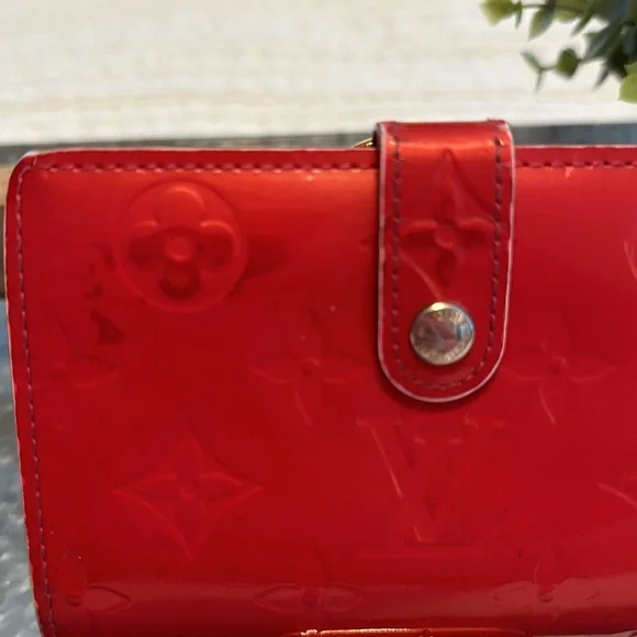 Louis Vuitton Vernis Kisslock Wallet
